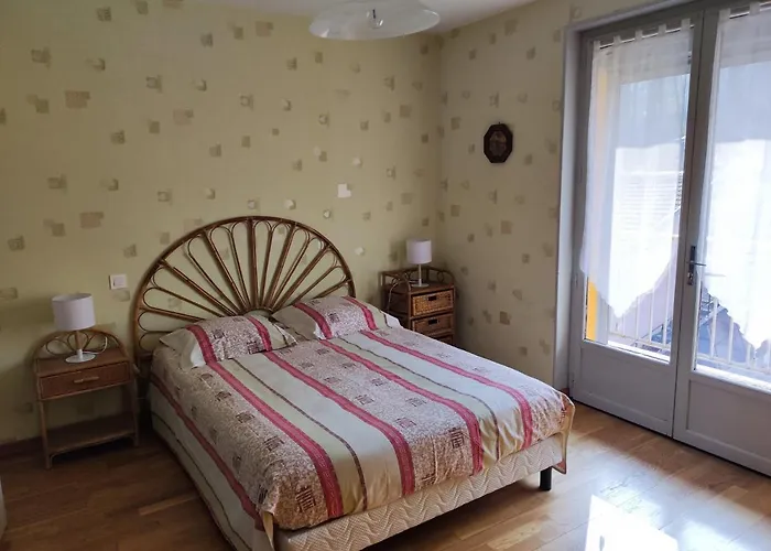 L'alexandra 2 Etoiles Bourbonne-les-Bains